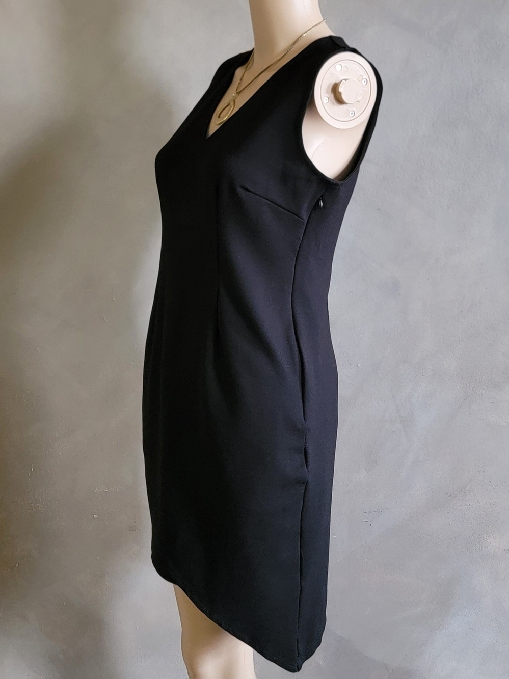 Romeo & Juliet Couture Black Sleeveless V-Neck Mini Dress M - Picture 3 of 5